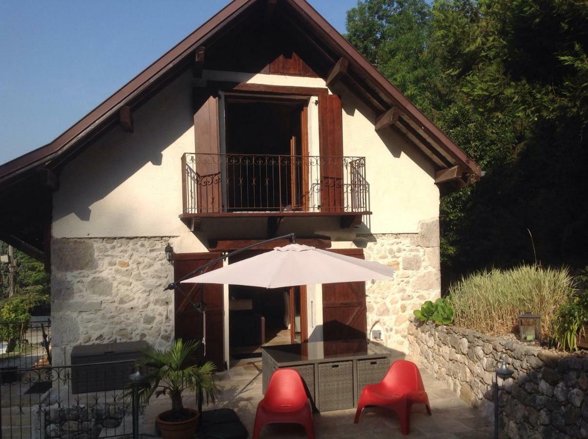 Chambres D'Hotes Des Lodges De La Cascade Yenne ภายนอก รูปภาพ